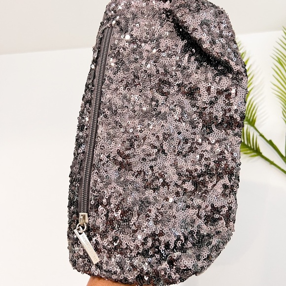 Victoria's Secret silver clutch sequin bag purse Evening Make Up Fold 10" wide - Picture 2 of 10